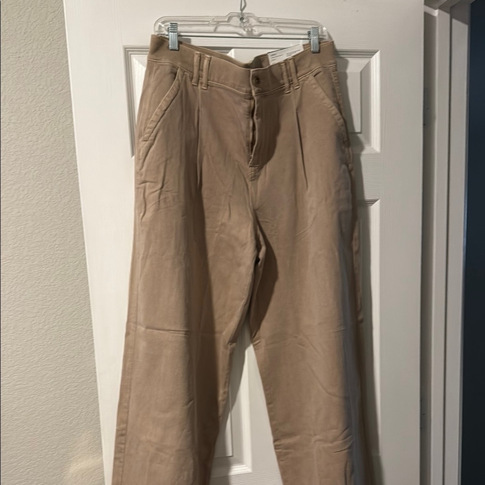 Women’s Tan Pants
